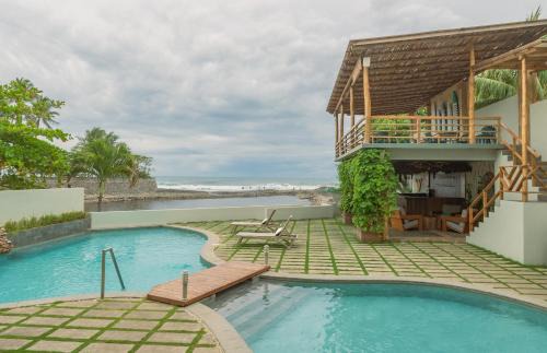 El Tunco Hotel | Mirasurf Hotel & Waves