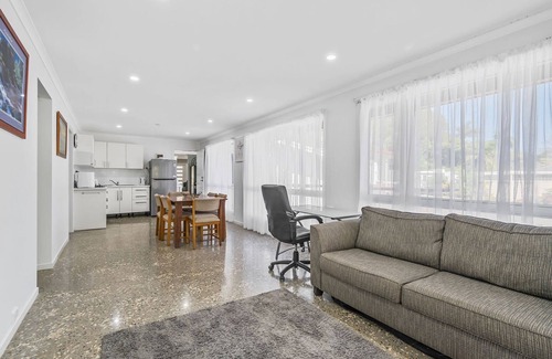 West Haven House | Mirror Bay - 6 bedroom holiday home with water view