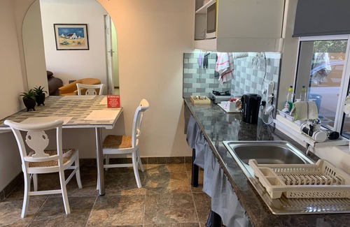 George Apartment | Mispa George - Self Catering Apartment - Sleeps 2