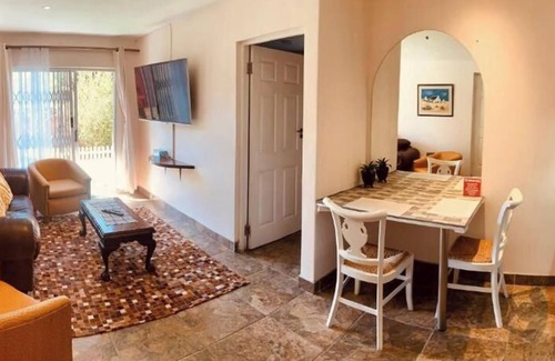 George Apartment | Mispa George - Self Catering Apartment - Sleeps 2