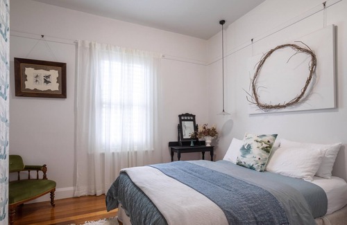 Gravelly Beach House | Miss Adeline's Cottage Tamar Valley