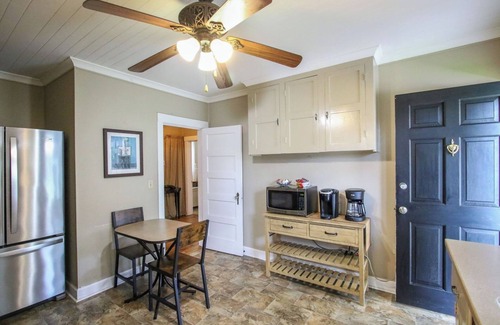 Richmond Hill House | Miss Audrey’s House is a charming cottage in the heart of historic Richmond Hill