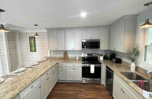Prosperity House | Miss Grace, newly renovated cottage on Lake Murray