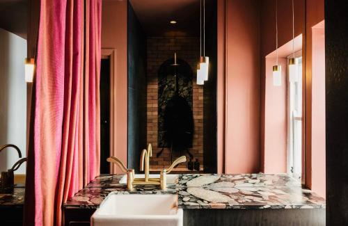 New Farm Apartment | Miss Midgley's - Drawing Room