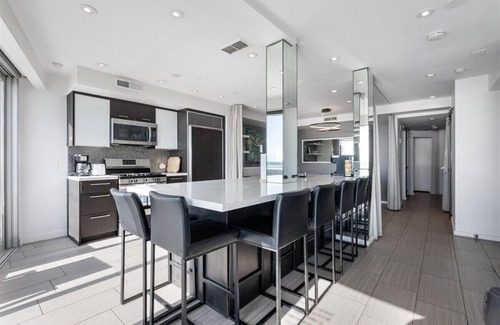 Central Mission Beach House | Mission Beach 7 Bedroom Castle w/Rooftop Deck & Hot Tub