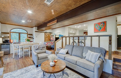 Tougaloo Cabin | Mississippi Retreat w/Hot Tub, Deck & Lake Views!