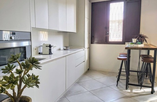 Triana Apartment | Misterhost Attorney Triana III - Private terrace