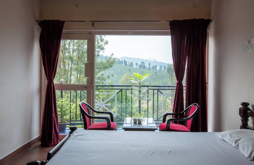 Valparai Hotel | Misty Creek Homestay