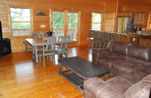 Purlear Cabin | Misty Mountain Retreat - Hot Tub/Pet Friendly/Wi-fi/Scenic Mountain Views