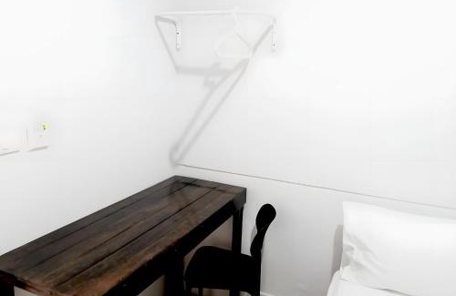 Wat Bowon Niwet Apartment | Mitr Inn Khaosan