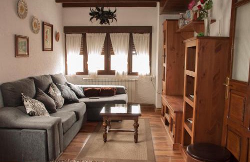 Vallobal House | Miyares casa rural