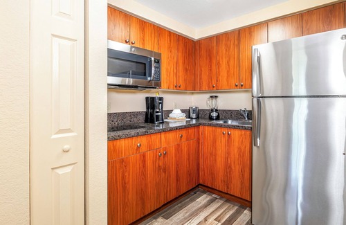 Weston Apartment | Mizner Place at Weston Town Center, Fort Lauderdale