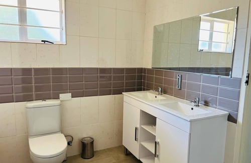 Gaborone Bed & Breakfast | Mmaset Houses with free hot breakfast- Entire 3 bedrooms house