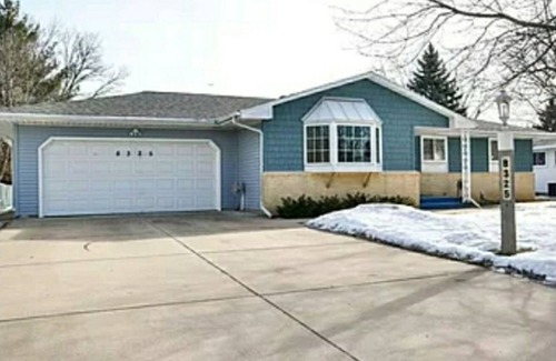 East Bloomington House | MOA, Walmart and Airport area