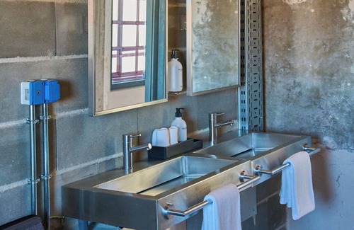 Viana do Alentejo Cabin | Moagem Industrial Lodge