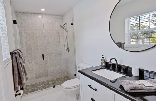 Imperial Point House | Moana Beach Cottage Heated Pool minutes from BEACH!