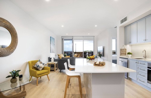 Adelaide Apartment | Moana Beach, Seafront Apartment
