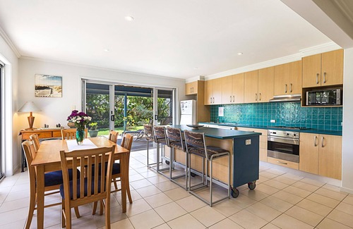 Lennox Head Apartment | Moana Retreat - Stone's throw to the ocean with easy access