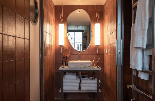 Les Puces de Saint-Ouen Hotel | MOB House