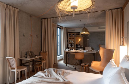 Les Puces de Saint-Ouen Hotel | MOB House