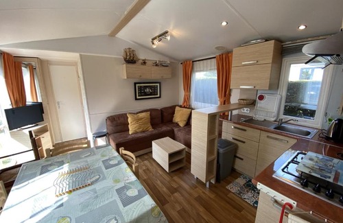 Fouras House | Mobil-home à Fouras : Proche Plage, 2 Chambres, TV, Plancha, Parking, Idéal Famille - FR-1-709-58