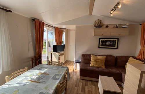 Fouras House | Mobil-home à Fouras : Proche Plage, 2 Chambres, TV, Plancha, Parking, Idéal Famille - FR-1-709-58