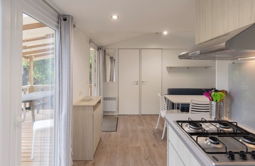Lavilledieu House | Mobile Home 'G - 1-6 Pers' with Shared Pool, Private Terrace and Shared Garden