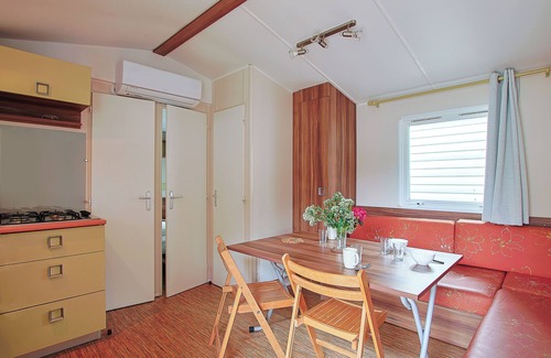 Angles RV Rental | Mobile Home "Le Marie Elodie 85" with 2 Shared Pools, Private Terrace & Wi-Fi