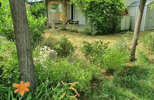 Labeaume House | Mobile home with trees near rivers