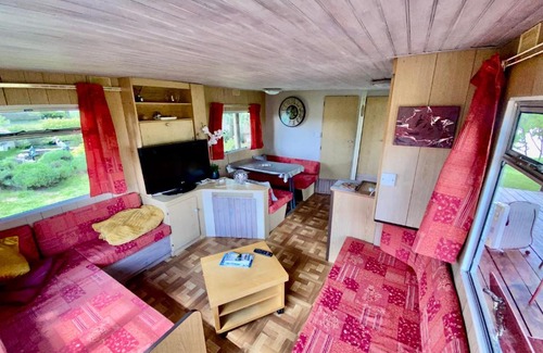 Josnes Ski Chalet | Mobilhome sous chalet en bois à la ferme