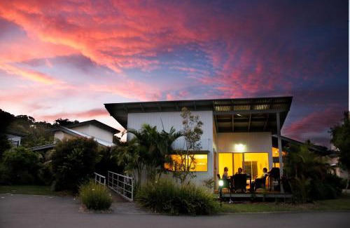 Boomerang Beach Apartment | Mobys Beachside Retreat