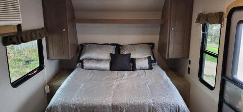 White Point House | Moceanset Getaways - Elegant, Ocean, Mountain and Sunset Views "Camping Experience"