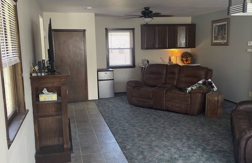 Redfield House | MoDak Lodge - Heart of Pheasant Country - Dogs Welcome