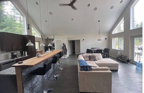 Hecla Island Cabin | Modern & Relaxing Retreat in Grindstone Provincial Park