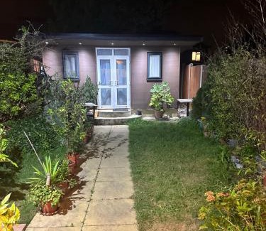 Whitefoot House | Modern 1 bed suite in guest house private garden