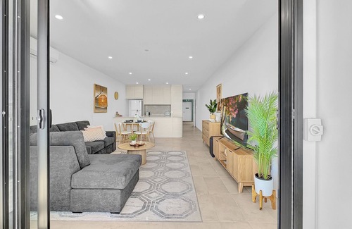 Batemans Bay Apartment | Modern 1-Bedroom Apt with Sweeping Water Views