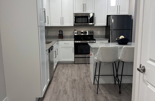 Waldron Apartment | Modern 1 bedroom apt. w/pool minutes from tons of attractions and MCI airport