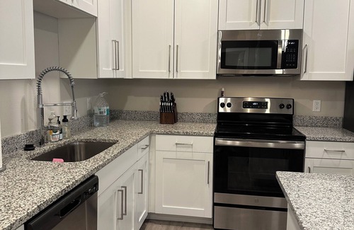 Waldron Apartment | Modern 1 bedroom apt. w/pool minutes from tons of attractions and MCI airport