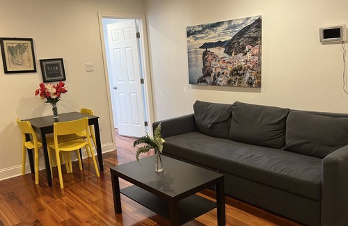 Passyunk Square Apartment | Modern 1 bedroom apartment close to Geno's / pat's, Sports Centers