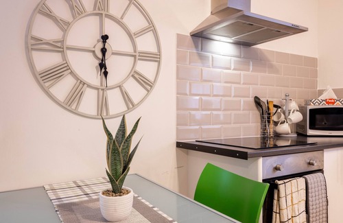 Chadwell Apartment | Modern 1-Bedroom Apartment in Chadwell Heath