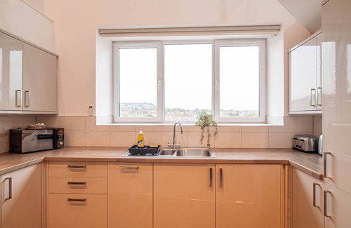 Kirkheaton Apartment | Modern 1-Bedroom Apartment w/Comfort & Style