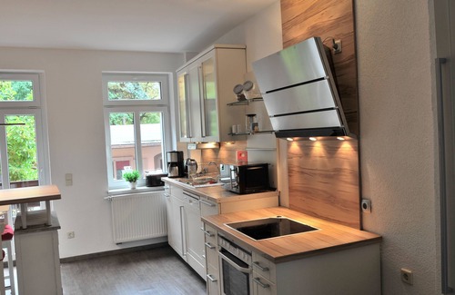 Ortslage Trotha Apartment | Modern 120m² house, central location, up to 10 p.