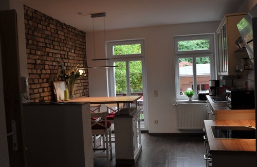 Ortslage Trotha Apartment | Modern 120m² house, central location, up to 10 p.