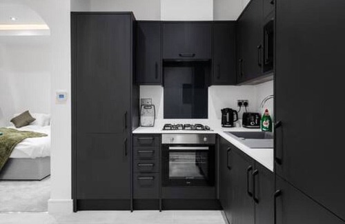 Newbury Apartment | Modern 1BR Apartment Newbury Town Centre