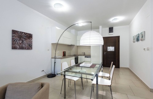 Donji Morinj Apartment | Modern 1BR apartment Lavandernn