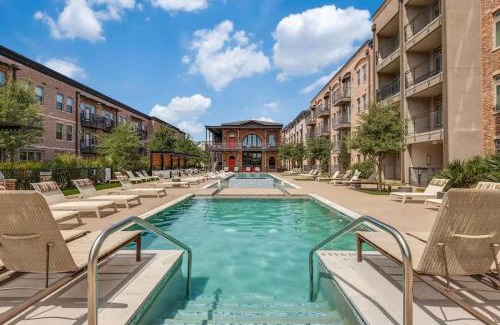 Farmers Branch Apartment | Modern 1BR Dallas peaceful escape in the heart of Farmers Branch! Less than 20 minutes from Downtown Dallas, 15 from DFW ariport 15 from Grapevine