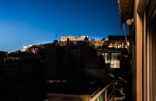 Makrigianni Apartment | Modern 2 bed/2 bath Acropolis view flat