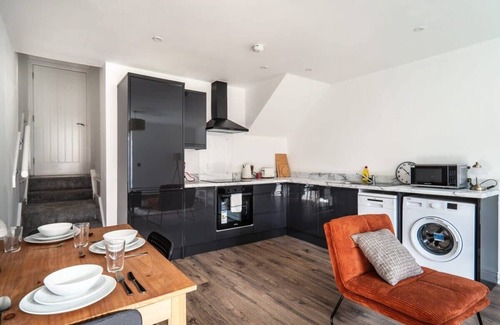Crosby Apartment | Modern 2 Bed Apartment in Waterloo, Liverpool