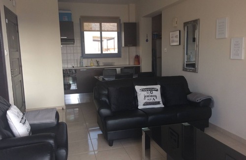 Universal Apartment | Modern 2 bed apartment with WiFi situated in the Universal Area of Paphos