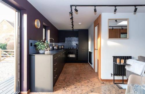 West Wittering House | Modern 2-Bed Cabin Near West Wittering Beach